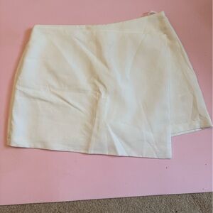 SHEIN Mini Cream Skirt